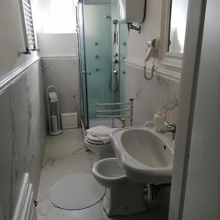 招待所 Ellysblue 3*