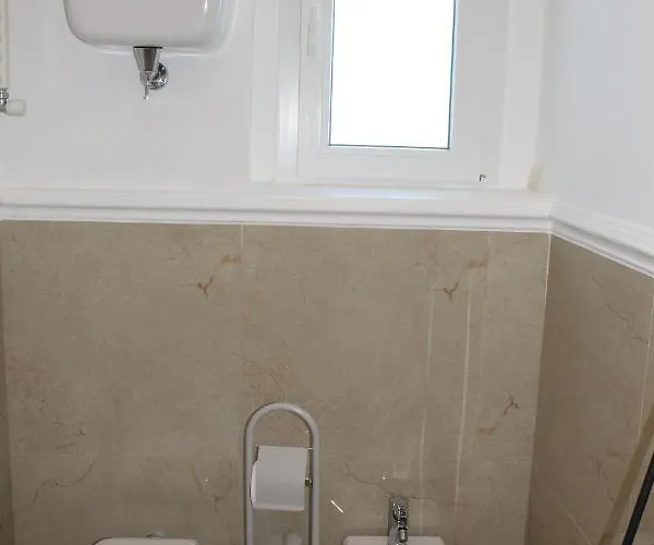 Ellysblue Guest house 3*